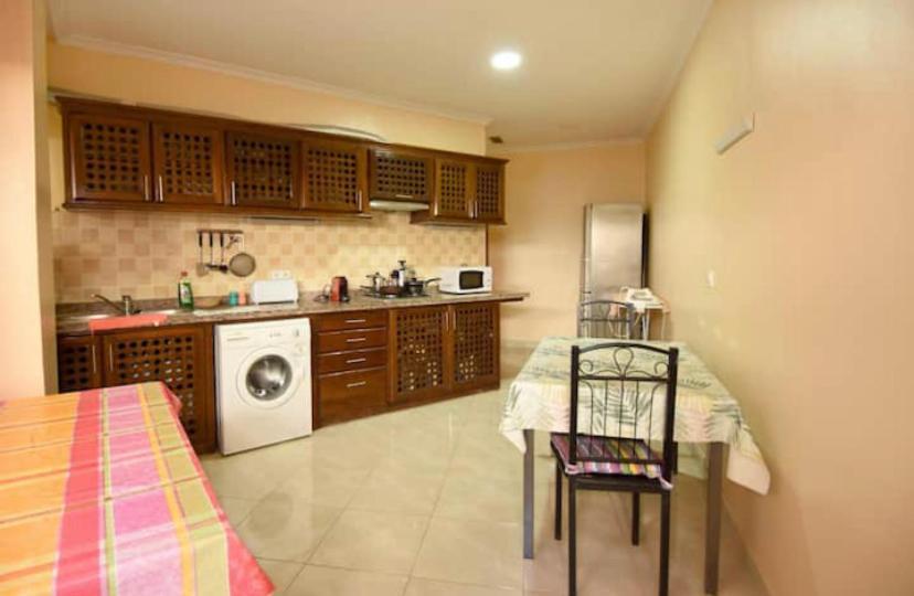 Appartement Elegant Et Climatise Au Centre Avec Terrasse - Proche Plage Et Attractions ! Tanger Eksteriør bilde
