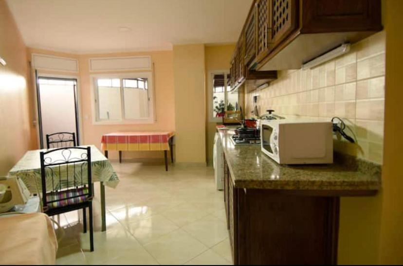 Appartement Elegant Et Climatise Au Centre Avec Terrasse - Proche Plage Et Attractions ! Tanger Eksteriør bilde