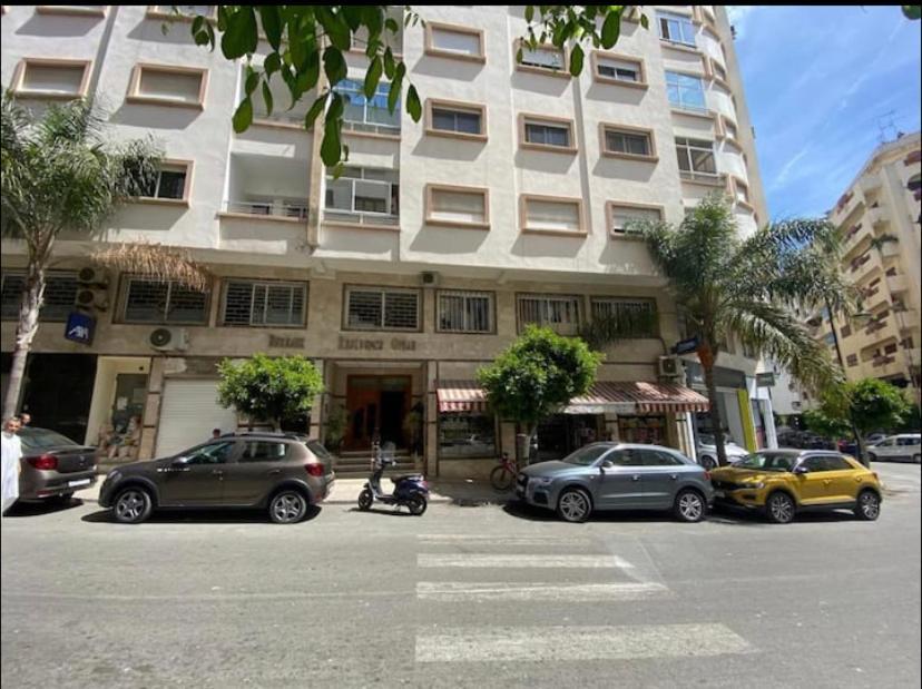 Appartement Elegant Et Climatise Au Centre Avec Terrasse - Proche Plage Et Attractions ! Tanger Eksteriør bilde