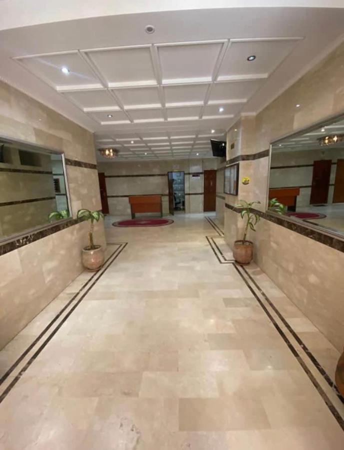 Appartement Elegant Et Climatise Au Centre Avec Terrasse - Proche Plage Et Attractions ! Tanger Eksteriør bilde